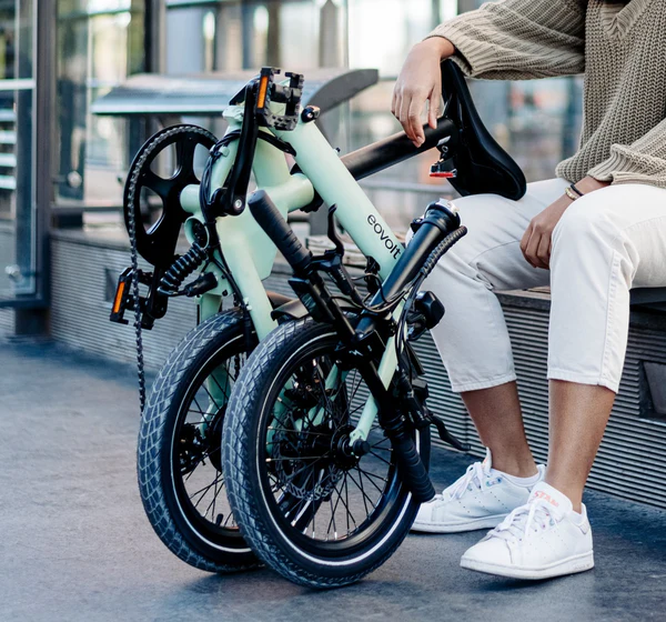 Vélo électrique pliant